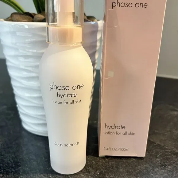 NEW Victoria's Secret Aura Phase One Hydrate Lotion All Skin 3.4 oz RETIRED - Picture 2 of 7
